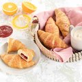 SG-Croissant mit Erdbeerfüllung - 1