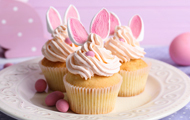 Karottenmuffins mit Frischkäsetopping