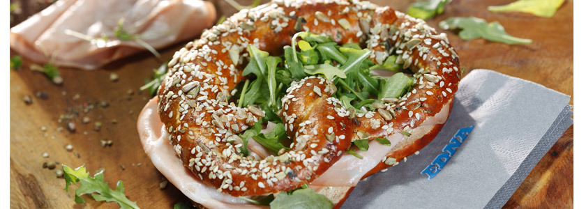 Bio Vitalbrezel mit Hüttenkäse