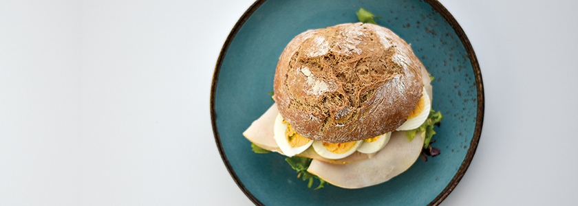Potatobrötchen mit Putenbrustaufschnitt