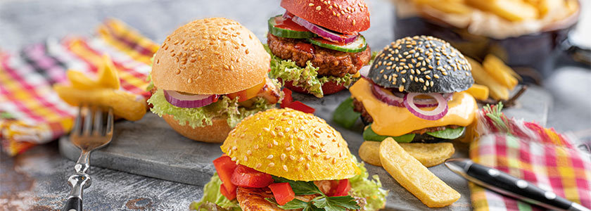 Bunte Party Burger mit Putensteak oder Soja-Patty