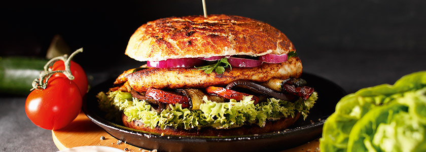 OMG Burger mit Grillgemüse & Hähnchensteaks