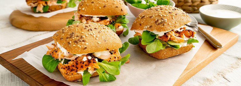 Flammlachs auf Bio Dinkel-Brötchen