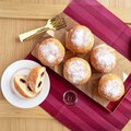 SG-Berliner mit Himbeer-Johannisbeerfüllung