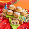 SG-Berliner mit Himbeer-Johannisbeerfüllung