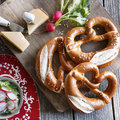 FF-Brezel mit Salzbestreuung