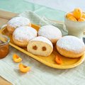 SG-Berliner mit Marillenfüllung