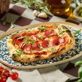 Pinsa Romana Salami - 1