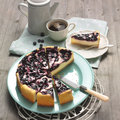 Blueberry-Cheesecake Supreme, geschnitten