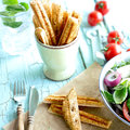 Rustikales Panini mit Kräutern der Provence