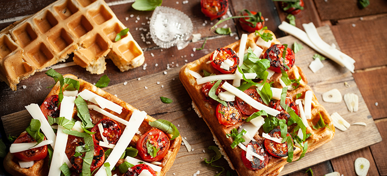 Klassiker reloaded Pizzawaffel Food Pairing kombinieren Gemüse Pizza Waffel Tomate Käse kreativ